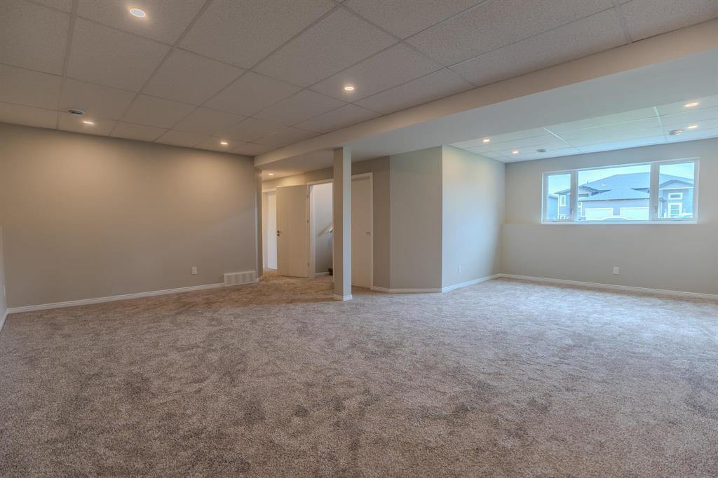 Photo 27 of 61 Parkhill Crescent, Steinbach MB