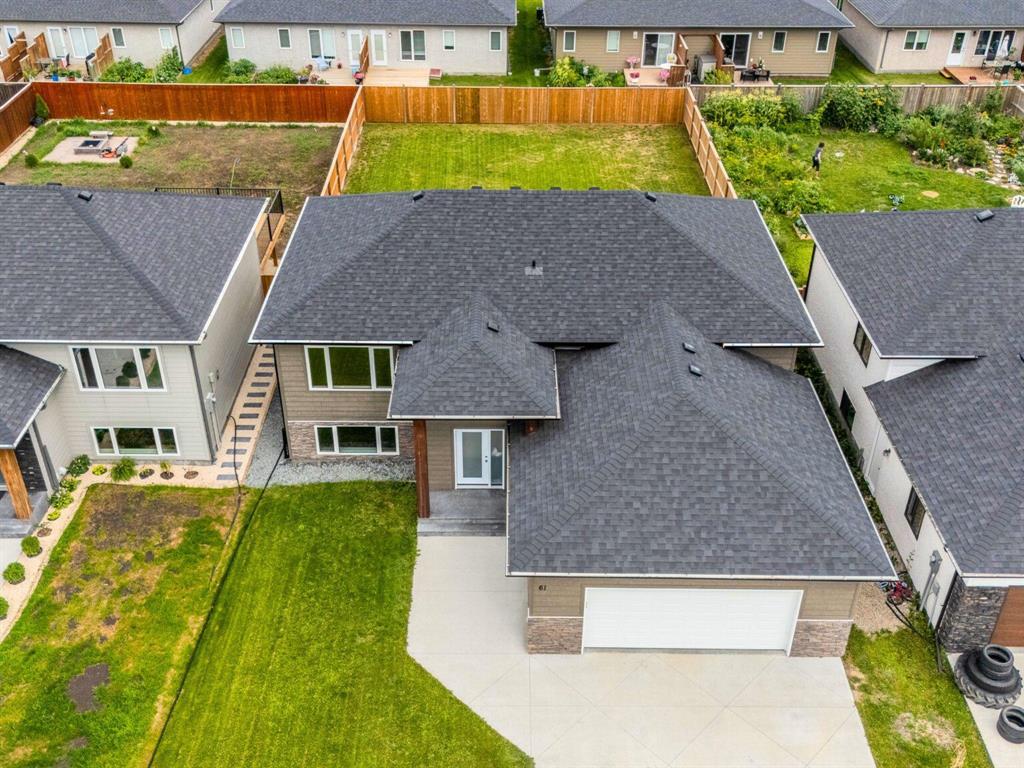 Photo 38 of 61 Parkhill Crescent, Steinbach MB