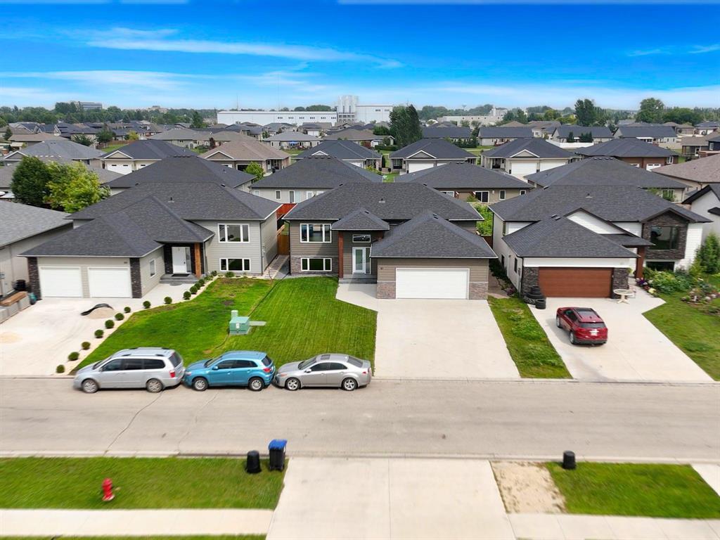 Photo 39 of 61 Parkhill Crescent, Steinbach MB