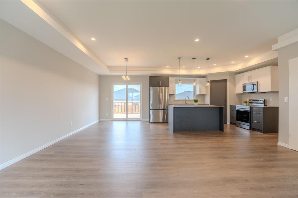 Photo 6 of 61 Parkhill Crescent, Steinbach MB