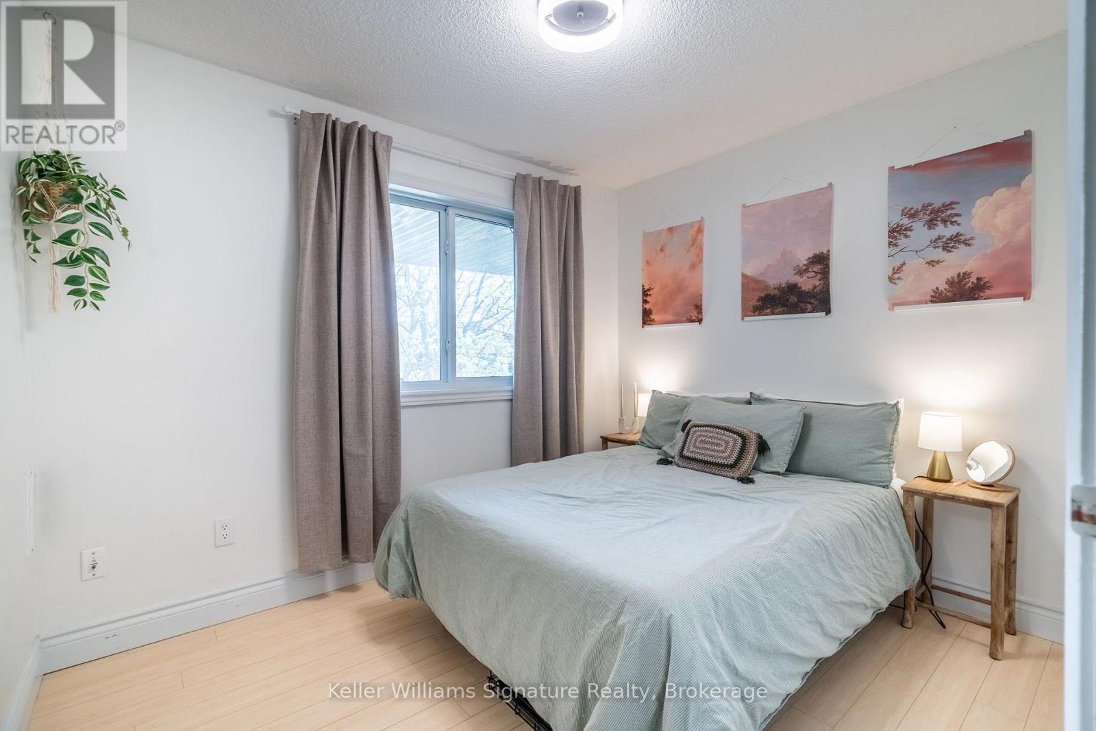 Photo 19 of 305 3835 Lake Shore Boulevard W, Toronto ON