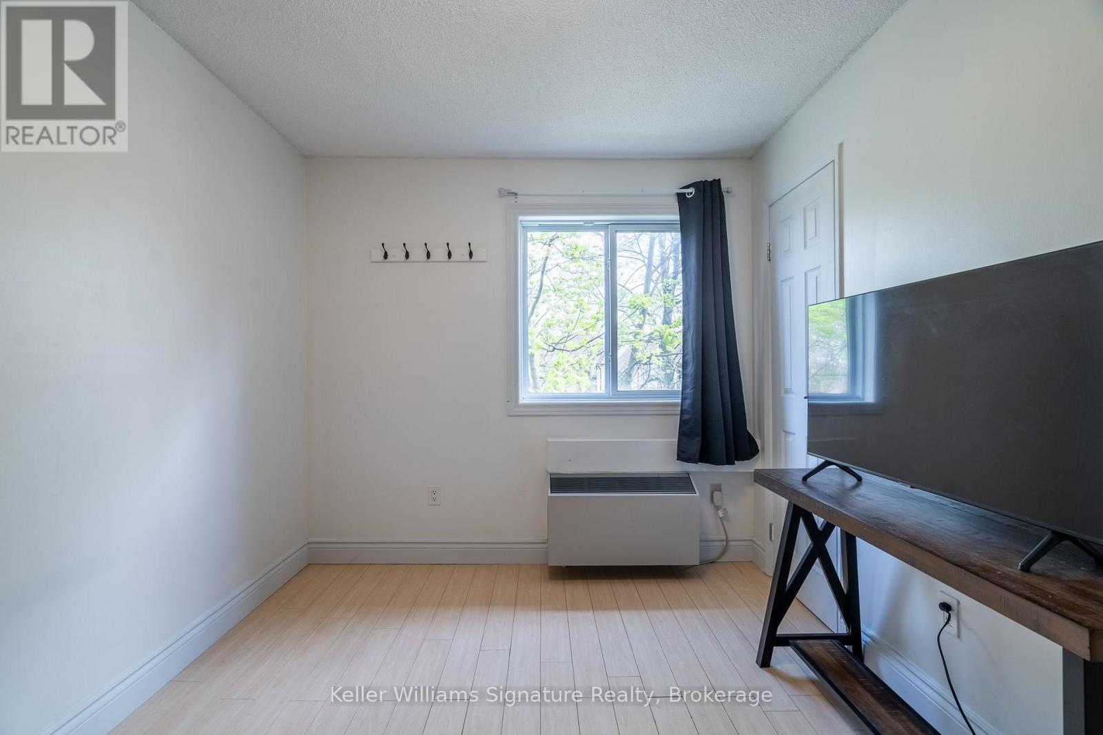 Photo 28 of 305 3835 Lake Shore Boulevard W, Toronto ON