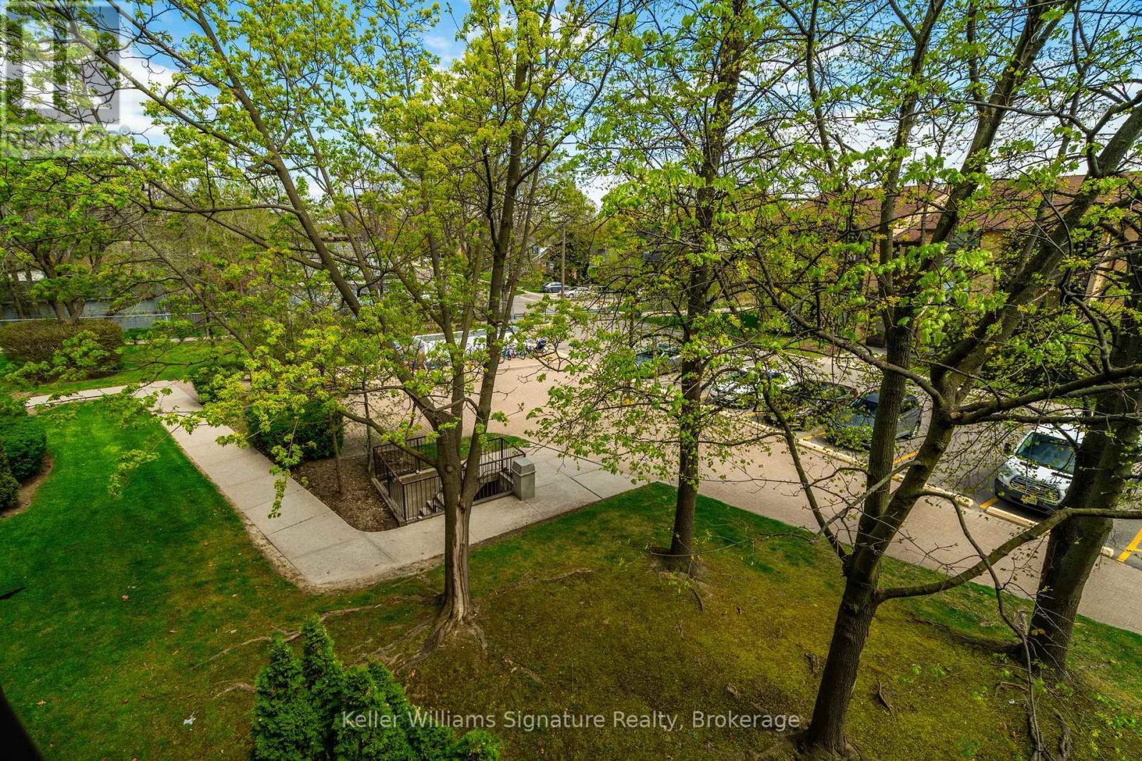 Photo 33 of 305 3835 Lake Shore Boulevard W, Toronto ON