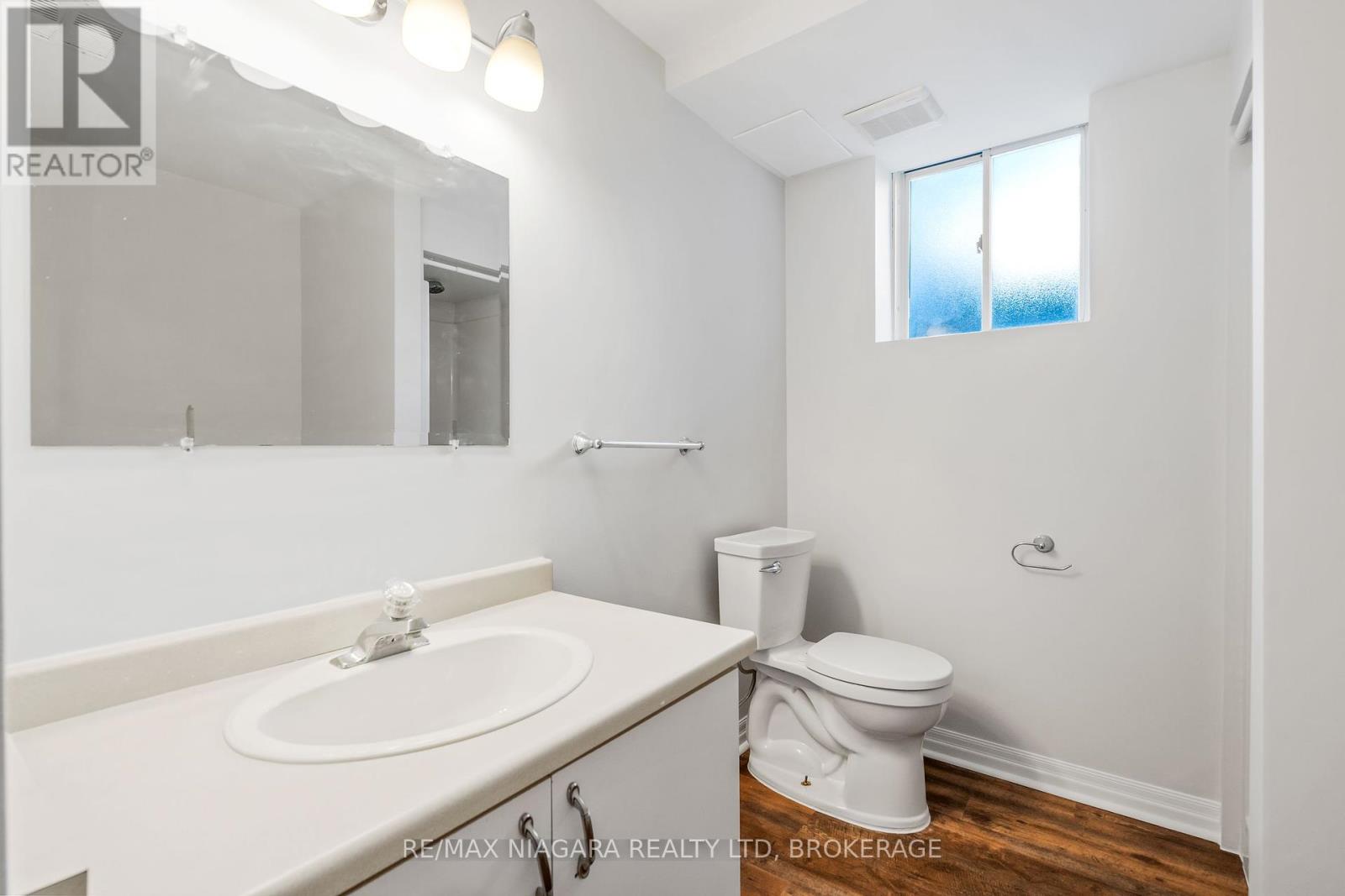 Photo 18 of 57 Lorne Street, St Catharines ON