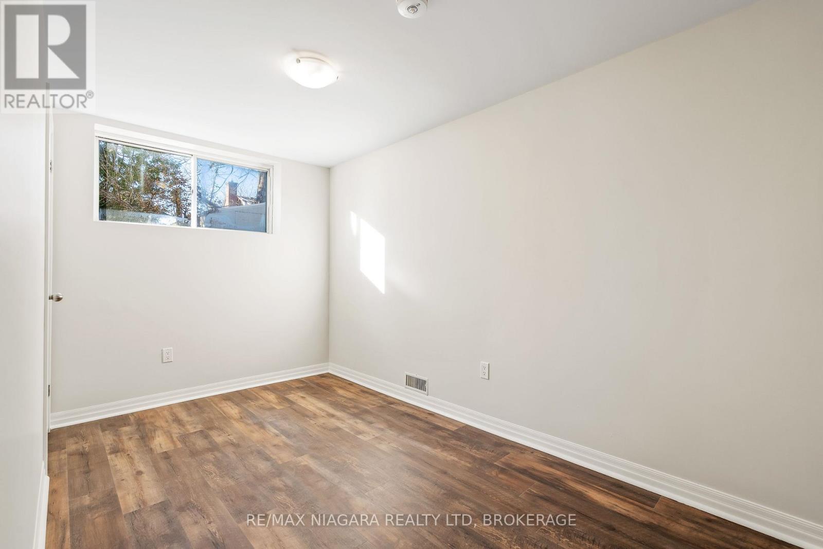 Photo 20 of 57 Lorne Street, St Catharines ON
