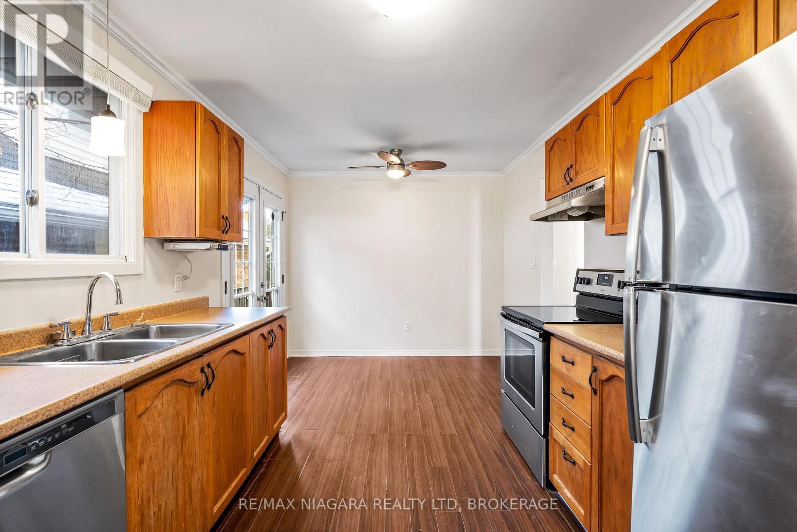 Photo 6 of 57 Lorne Street, St Catharines ON