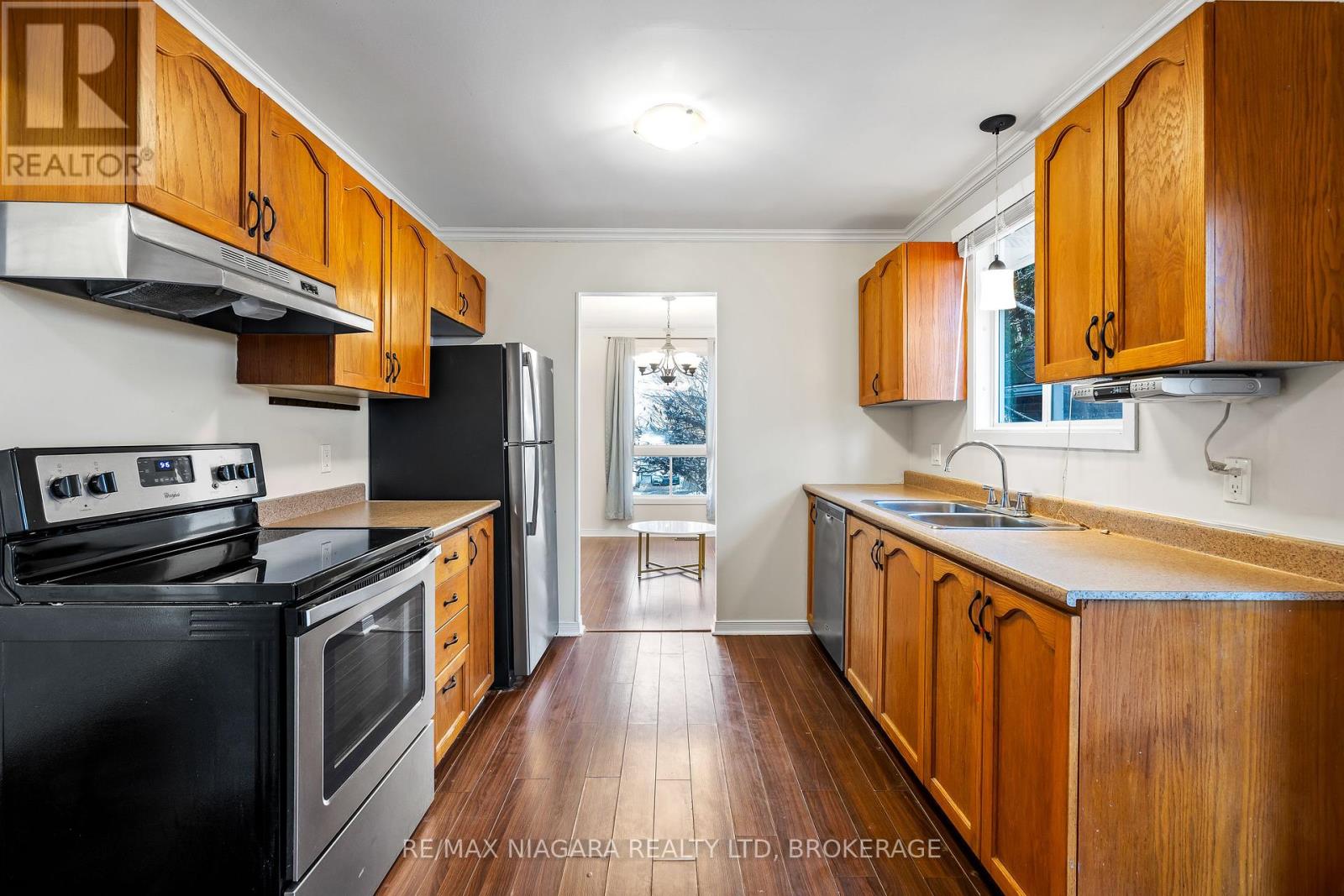 Photo 7 of 57 Lorne Street, St Catharines ON