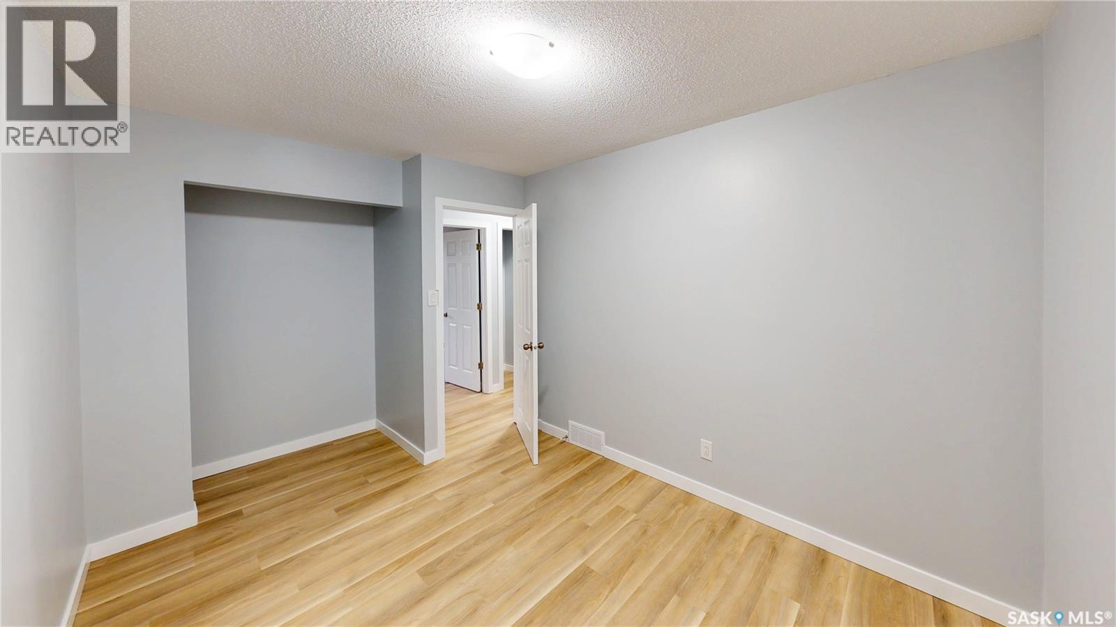 Photo 19 of 227 Hanley Crescent, Regina SK