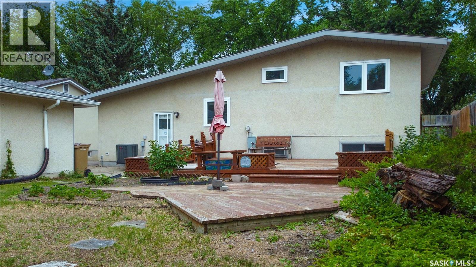 Photo 36 of 227 Hanley Crescent, Regina SK