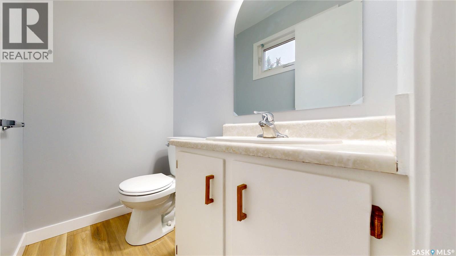 Photo 22 of 227 Hanley Crescent, Regina SK