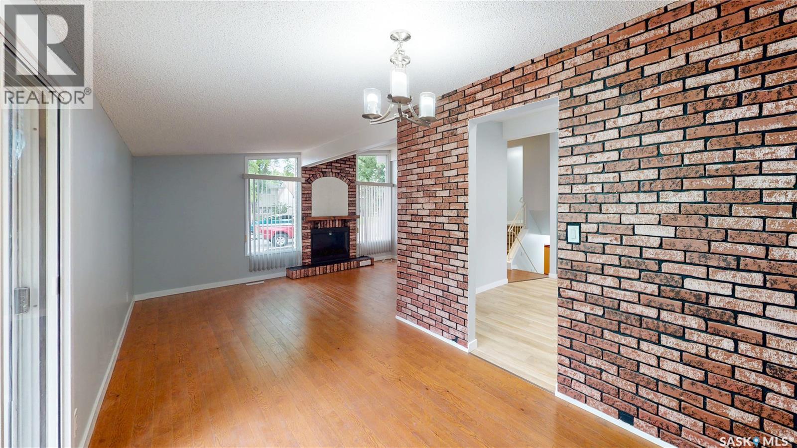 Photo 7 of 227 Hanley Crescent, Regina SK
