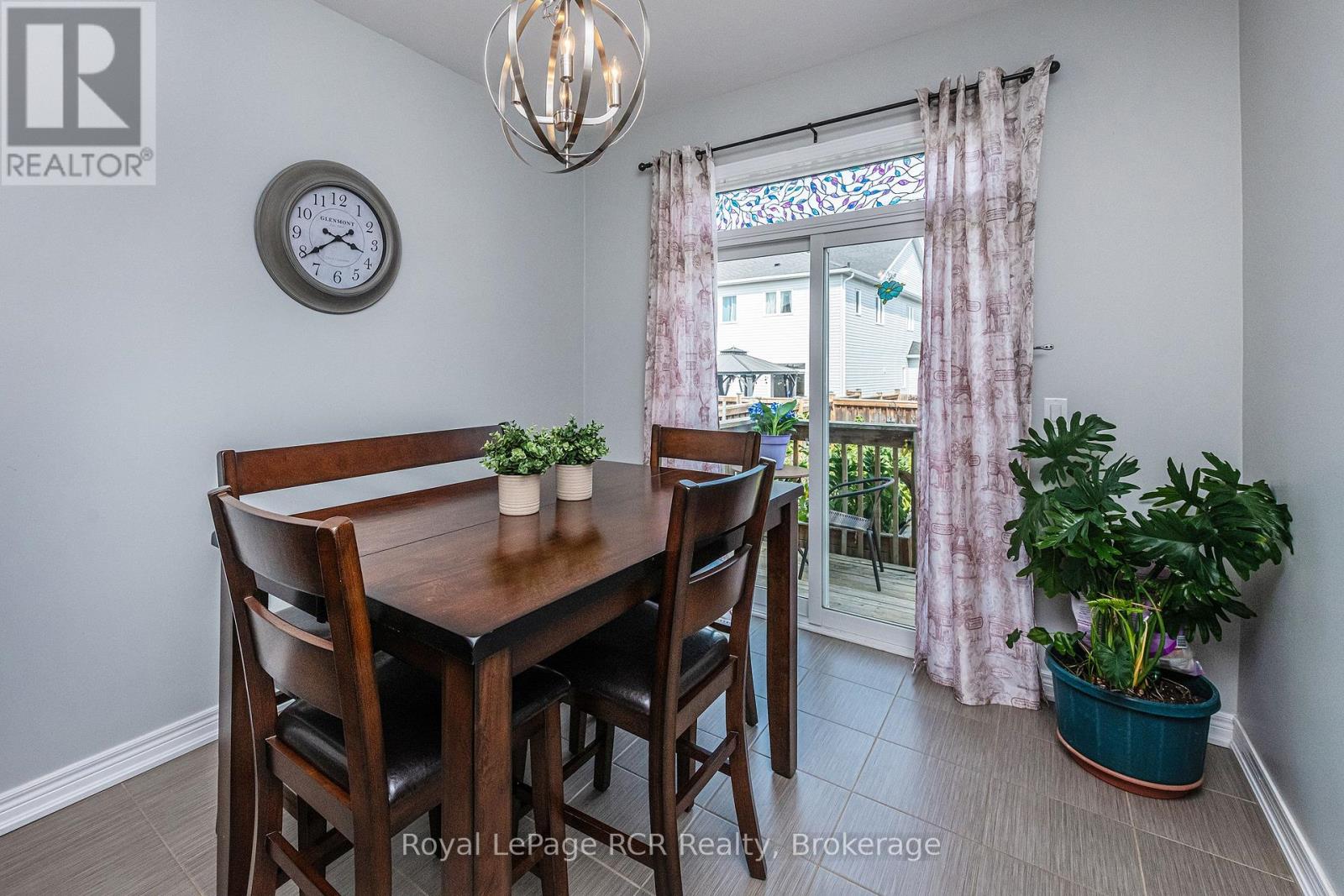 Photo 15 of 256 Johnson Drive, Shelburne ON