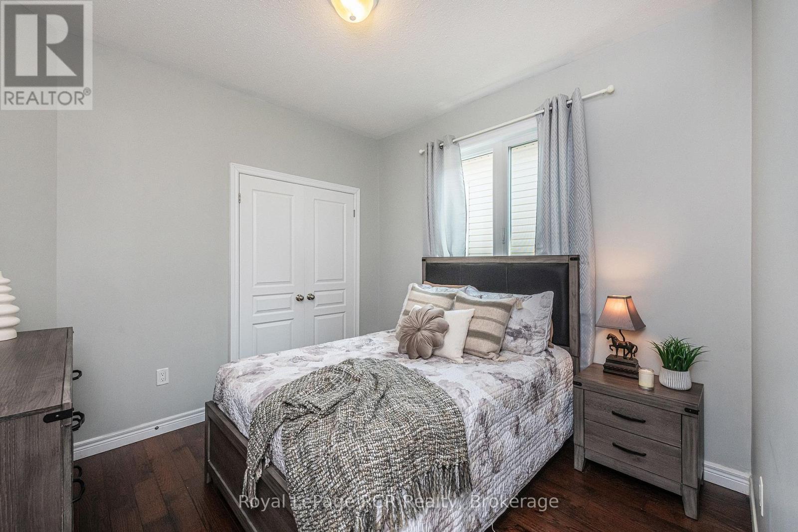 Photo 12 of 256 Johnson Drive, Shelburne ON