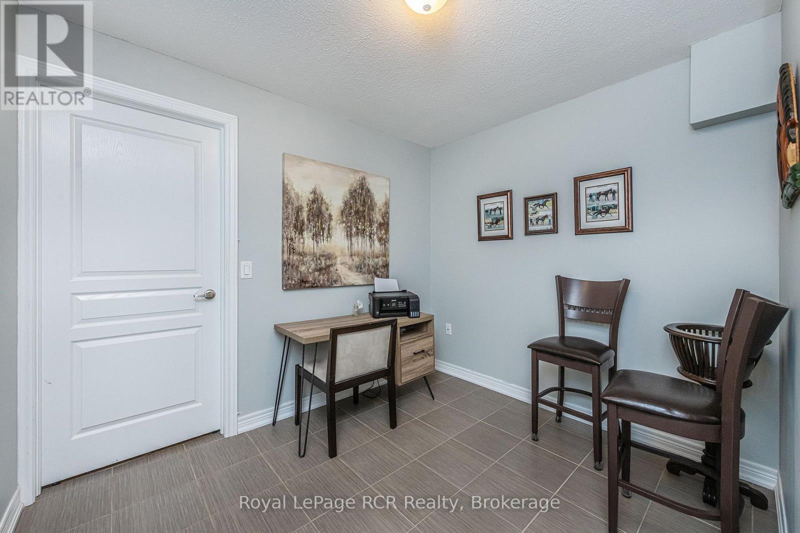 Photo 5 of 256 Johnson Drive, Shelburne ON