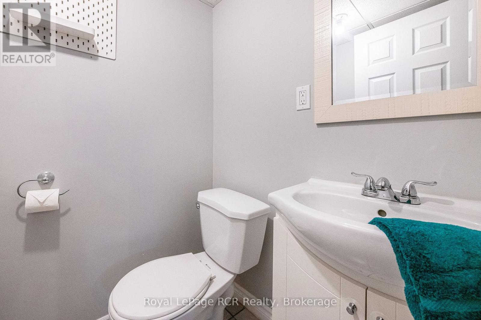 Photo 1 of 256 Johnson Drive, Shelburne ON