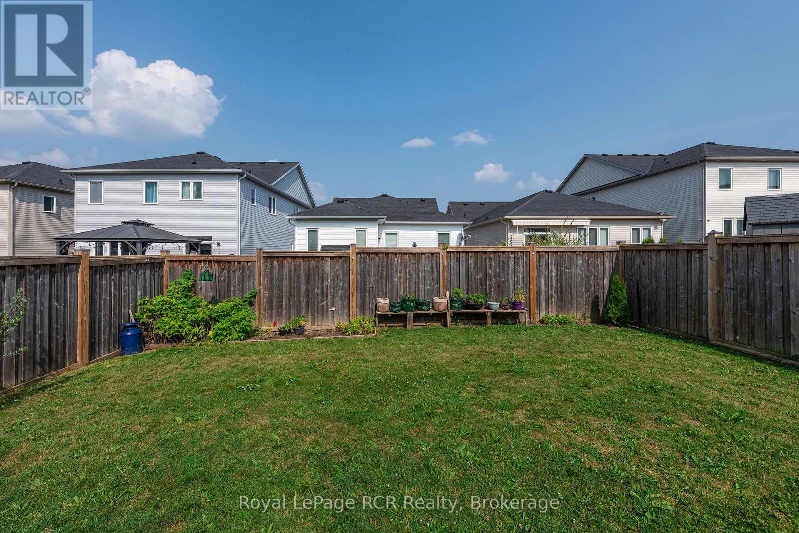 Photo 17 of 256 Johnson Drive, Shelburne ON
