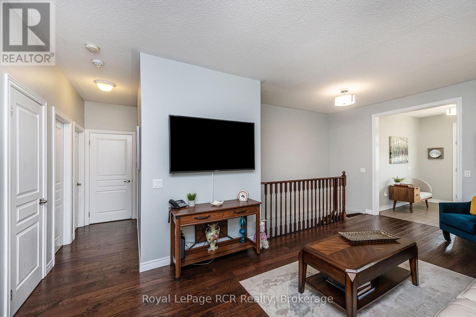 Photo 13 of 256 Johnson Drive, Shelburne ON