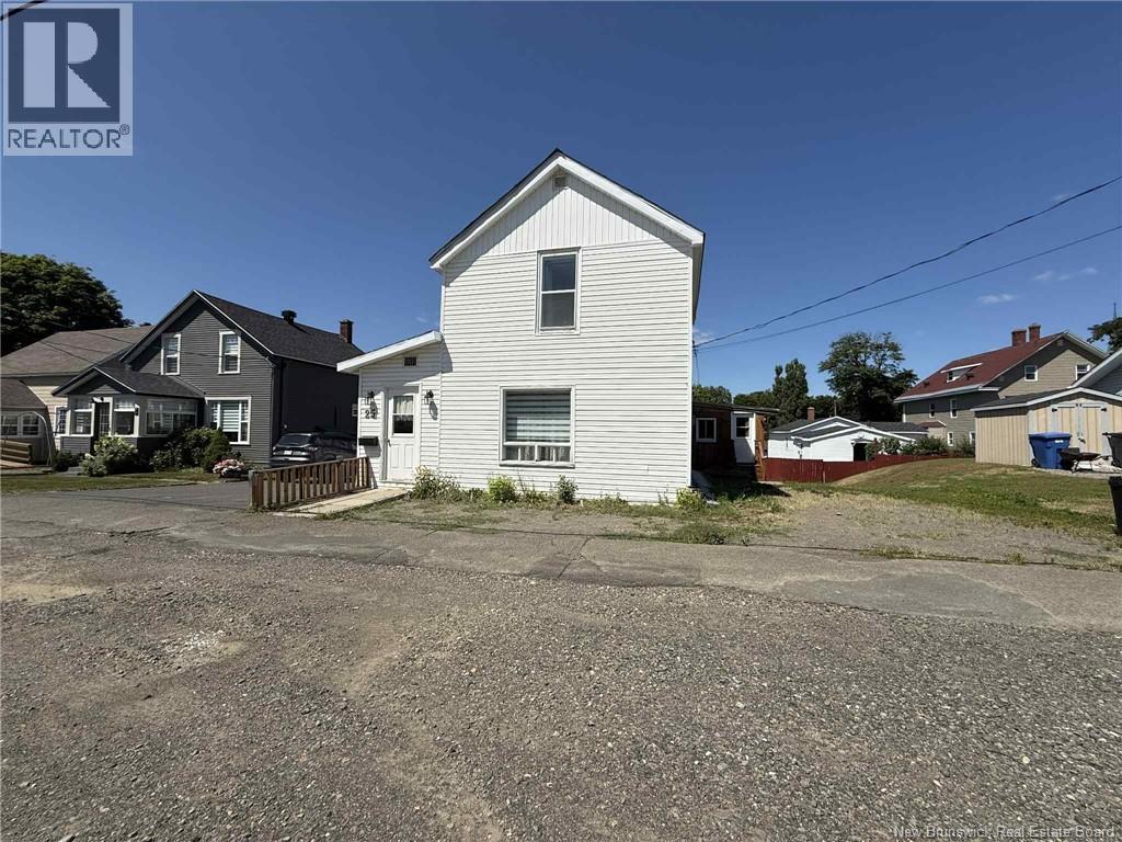 Photo 17 of 25 Lansdowne Street, Campbellton NB