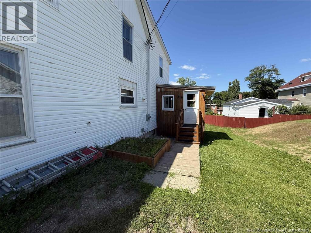 Photo 18 of 25 Lansdowne Street, Campbellton NB