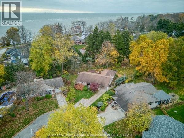 Photo 2 of 331 Bayview Crescent, Kingsville ON