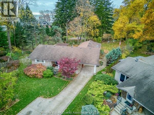 Photo 3 of 331 Bayview Crescent, Kingsville ON