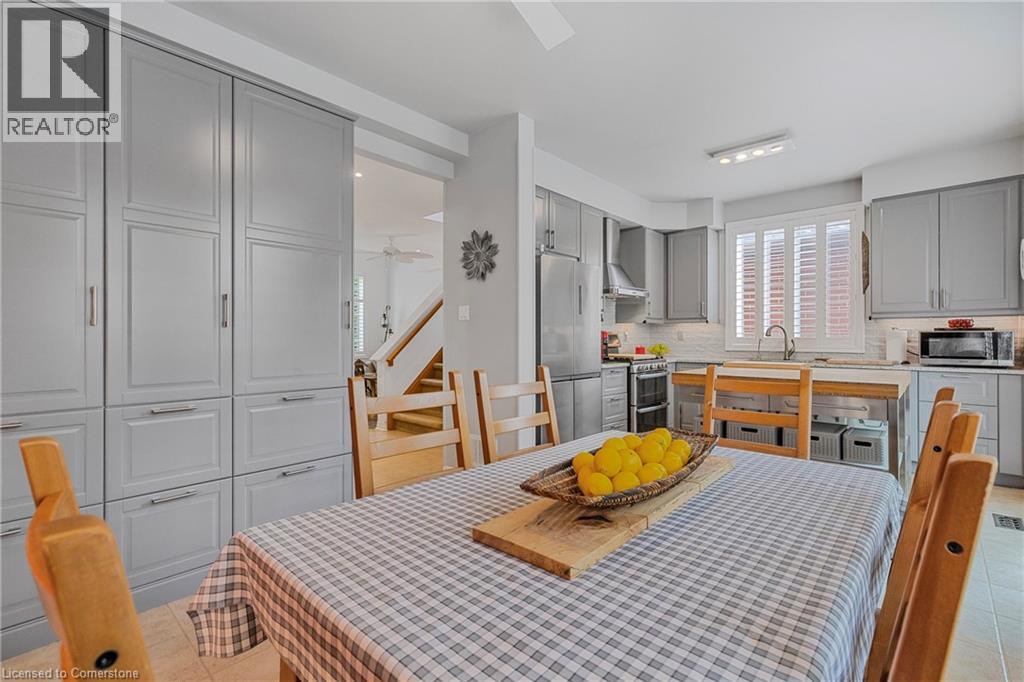 Photo 13 of 1256 Roundwood Crescent, Oakville ON