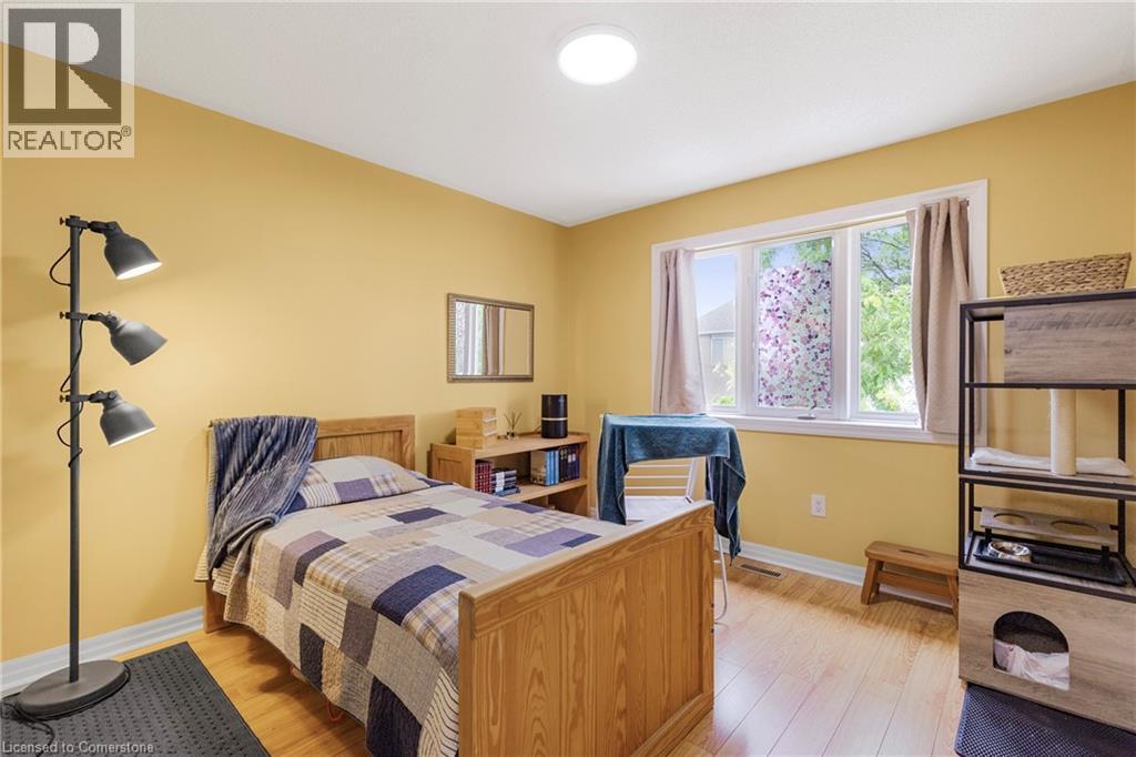 Photo 25 of 1256 Roundwood Crescent, Oakville ON