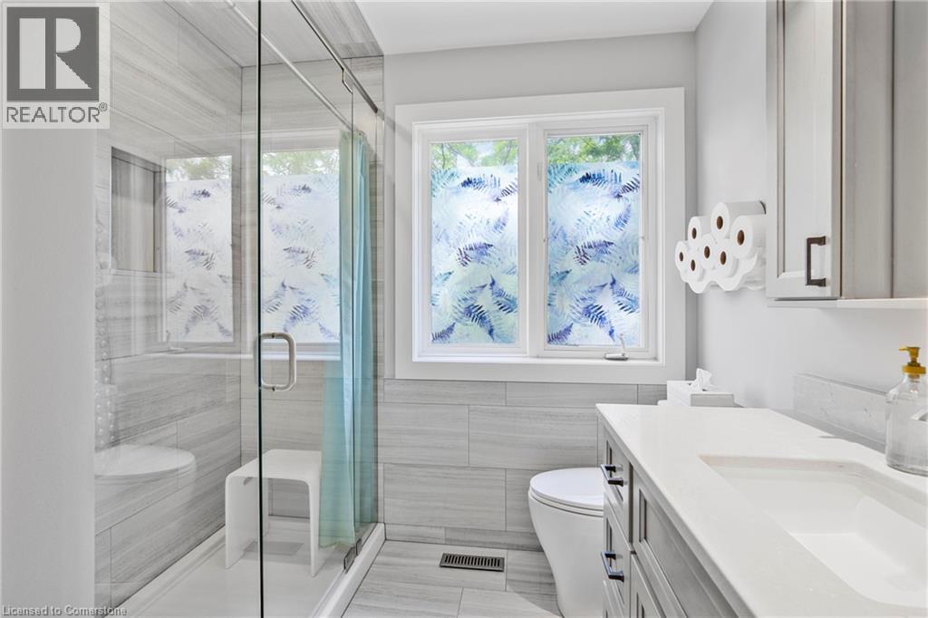 Photo 22 of 1256 Roundwood Crescent, Oakville ON
