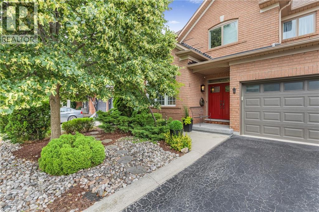 Photo 3 of 1256 Roundwood Crescent, Oakville ON