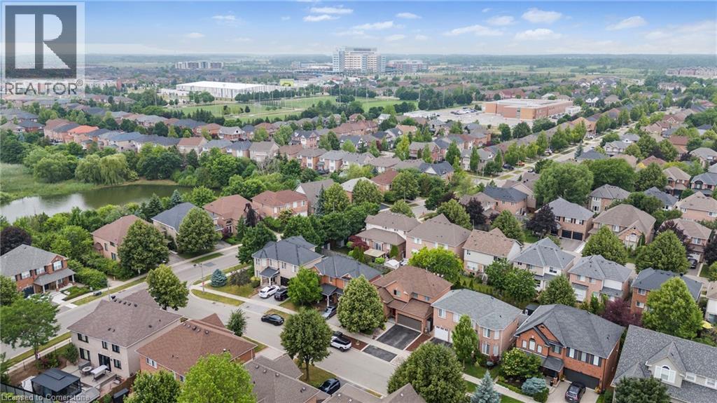 Photo 4 of 1256 Roundwood Crescent, Oakville ON