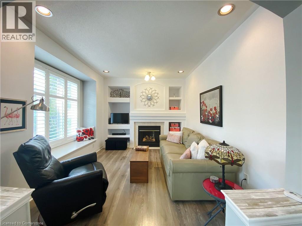 Photo 16 of 1256 Roundwood Crescent, Oakville ON