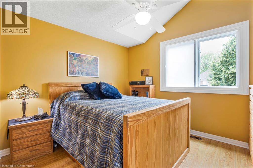 Photo 23 of 1256 Roundwood Crescent, Oakville ON