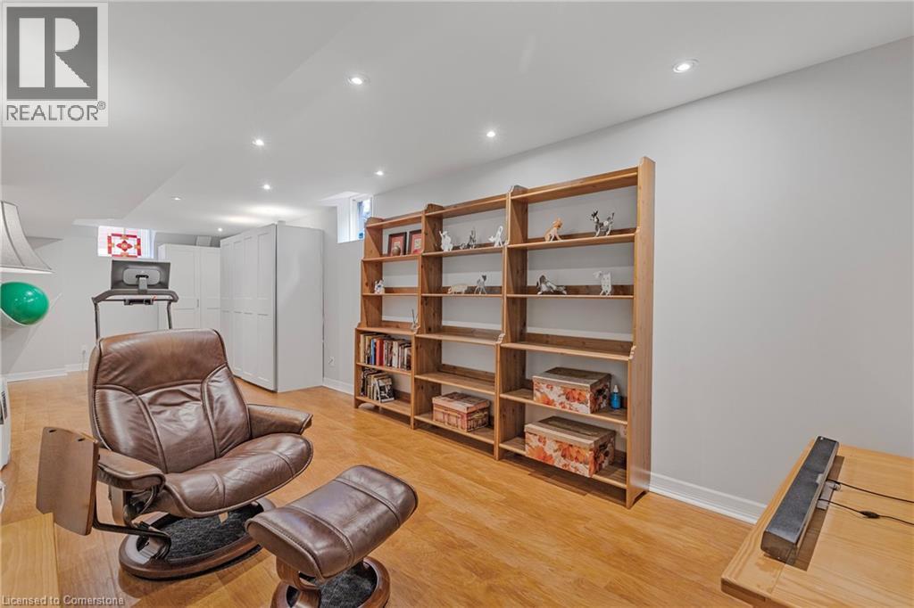Photo 30 of 1256 Roundwood Crescent, Oakville ON