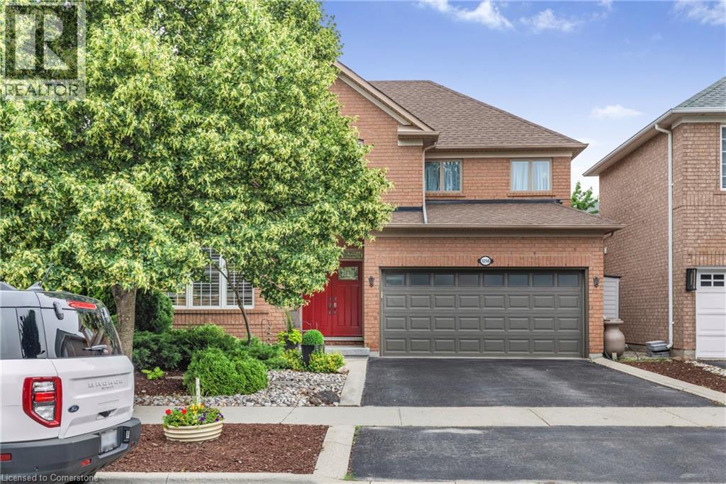 Photo 2 of 1256 Roundwood Crescent, Oakville ON
