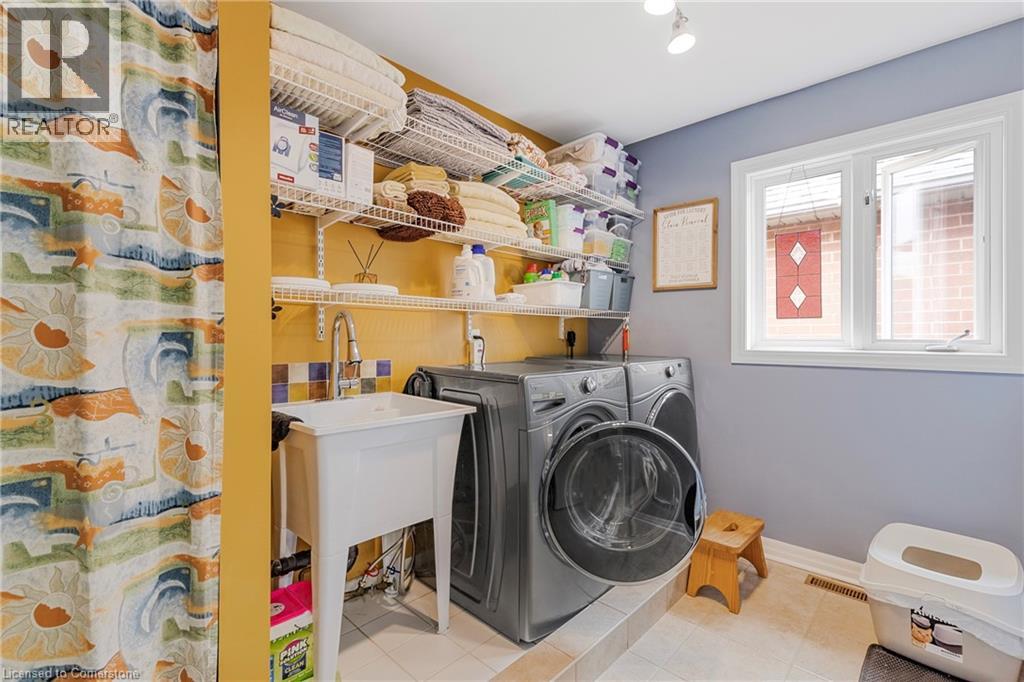Photo 26 of 1256 Roundwood Crescent, Oakville ON