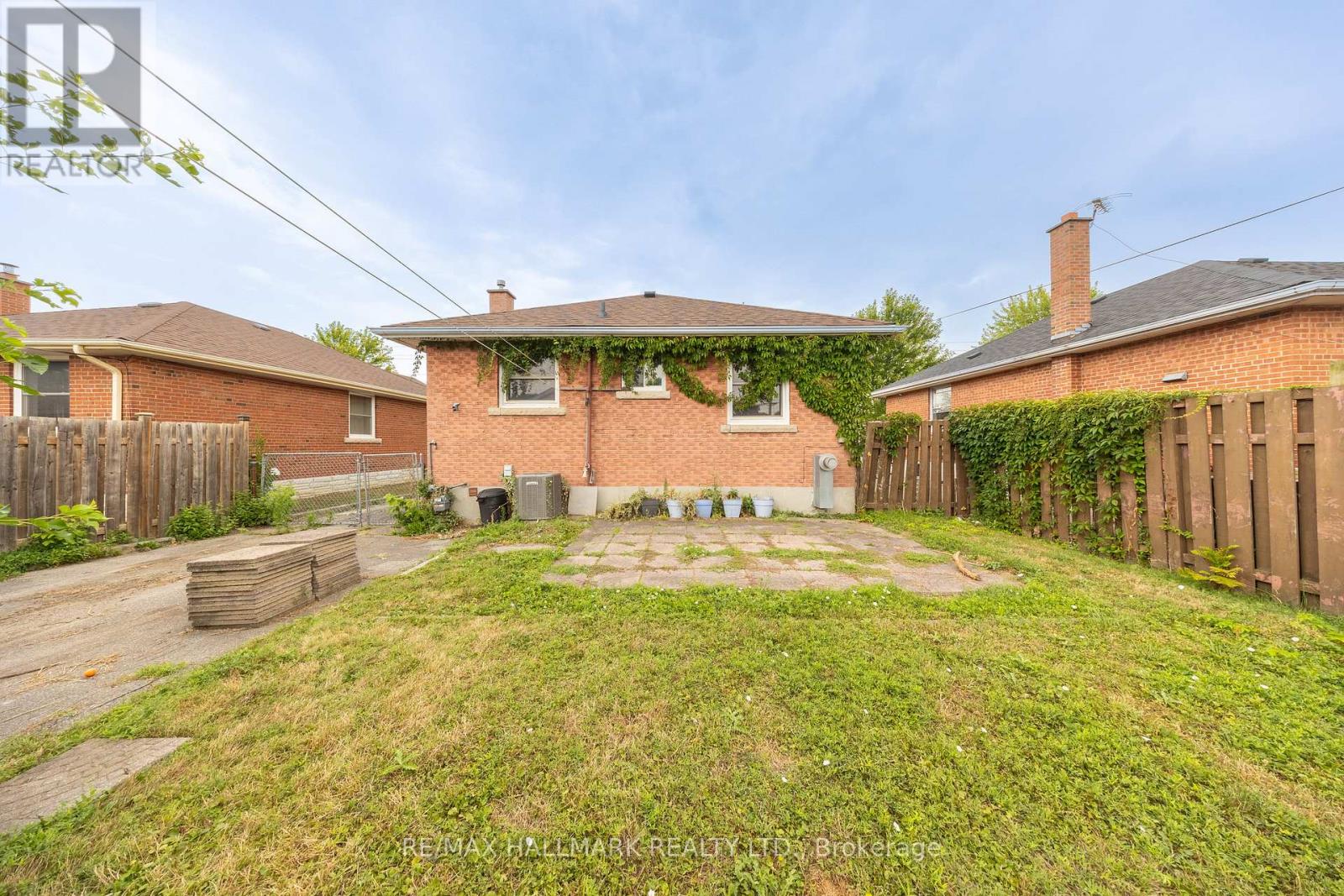 Photo 10 of 260 Farewell Avenue, Oshawa ON