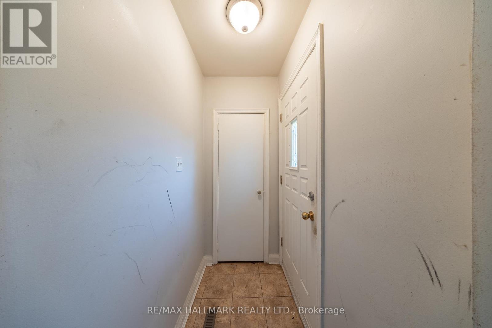 Photo 11 of 260 Farewell Avenue, Oshawa ON