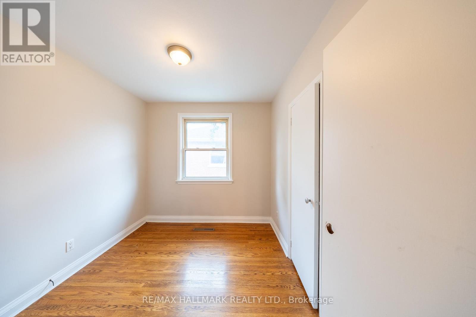 Photo 18 of 260 Farewell Avenue, Oshawa ON