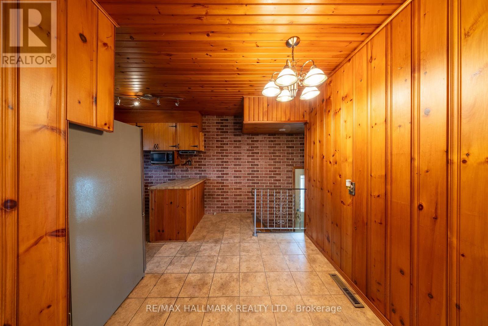 Photo 20 of 260 Farewell Avenue, Oshawa ON