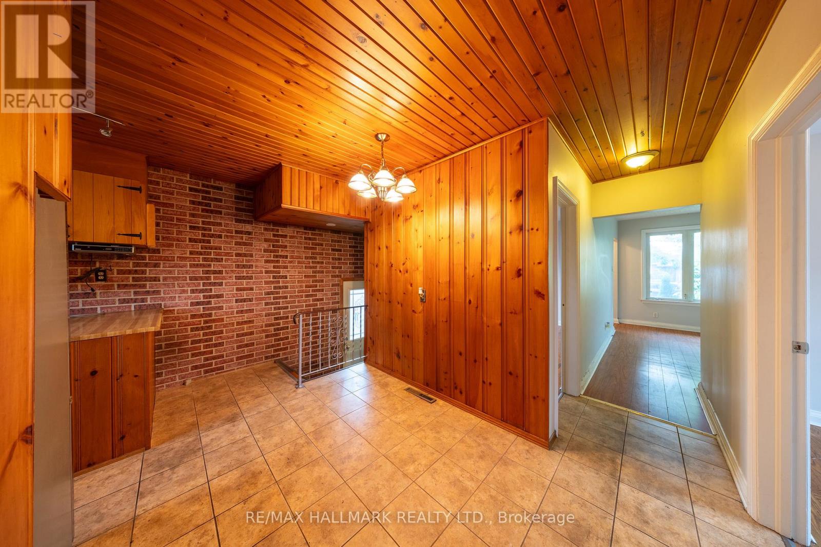 Photo 21 of 260 Farewell Avenue, Oshawa ON