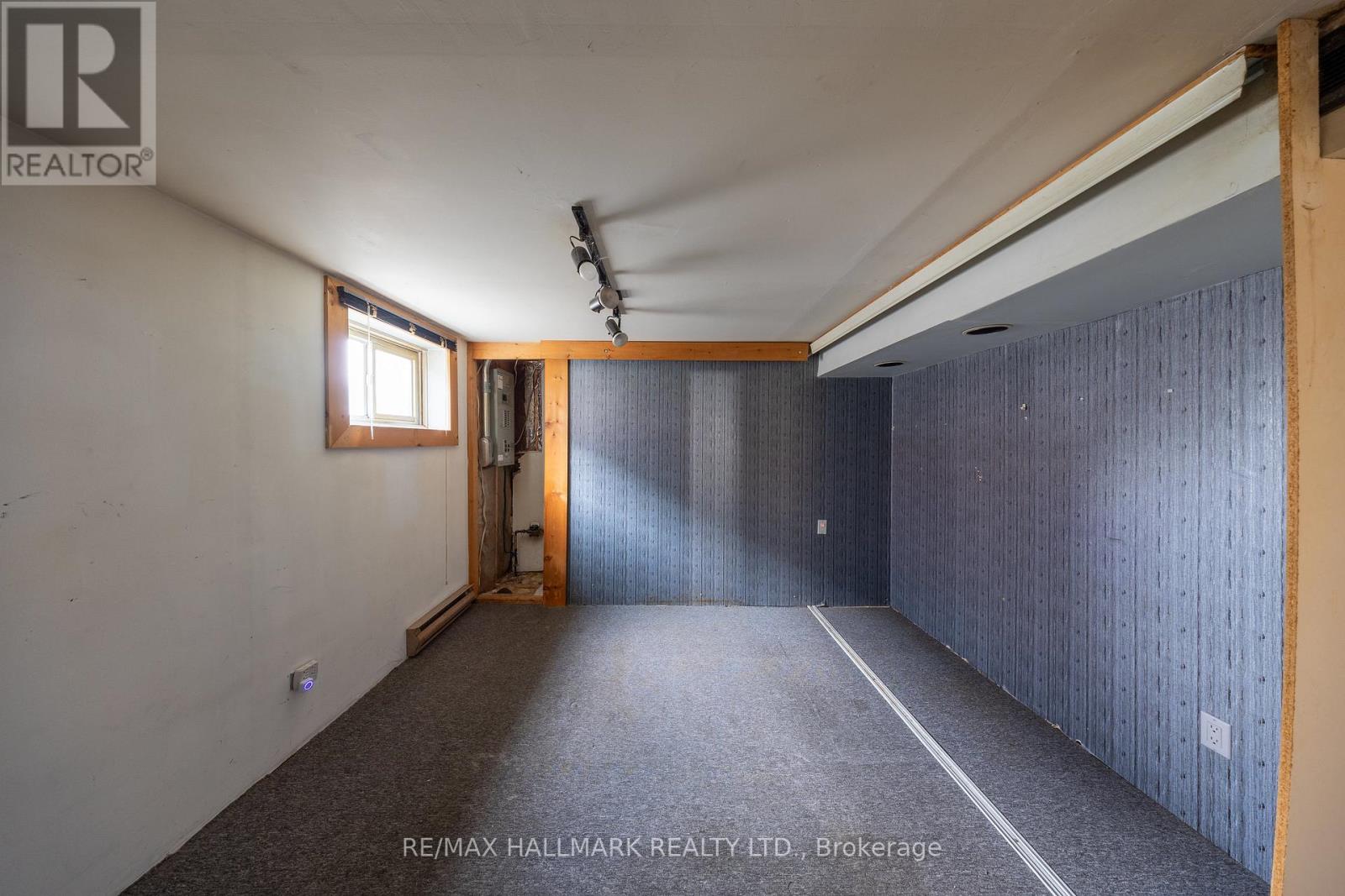 Photo 31 of 260 Farewell Avenue, Oshawa ON