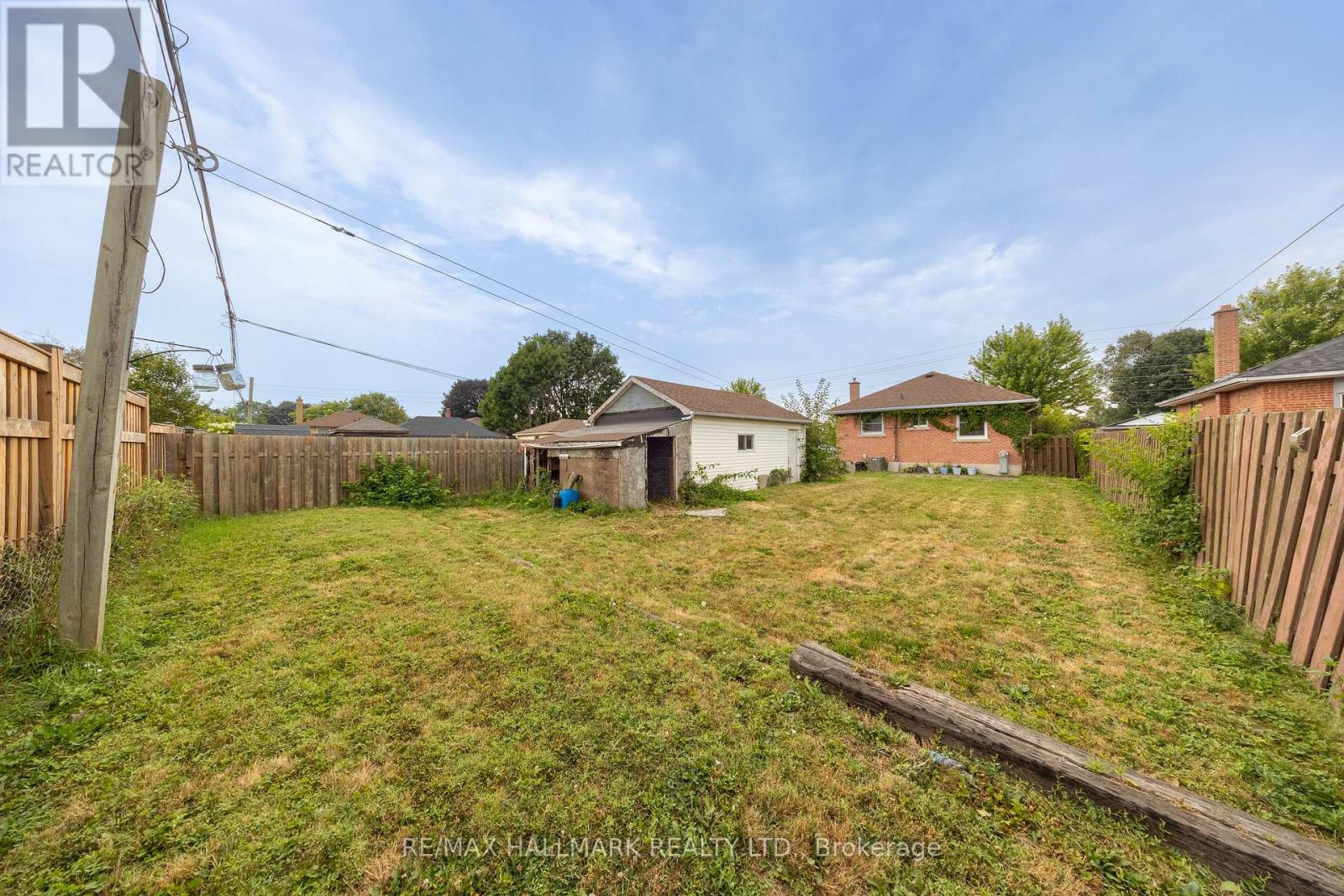 Photo 8 of 260 Farewell Avenue, Oshawa ON