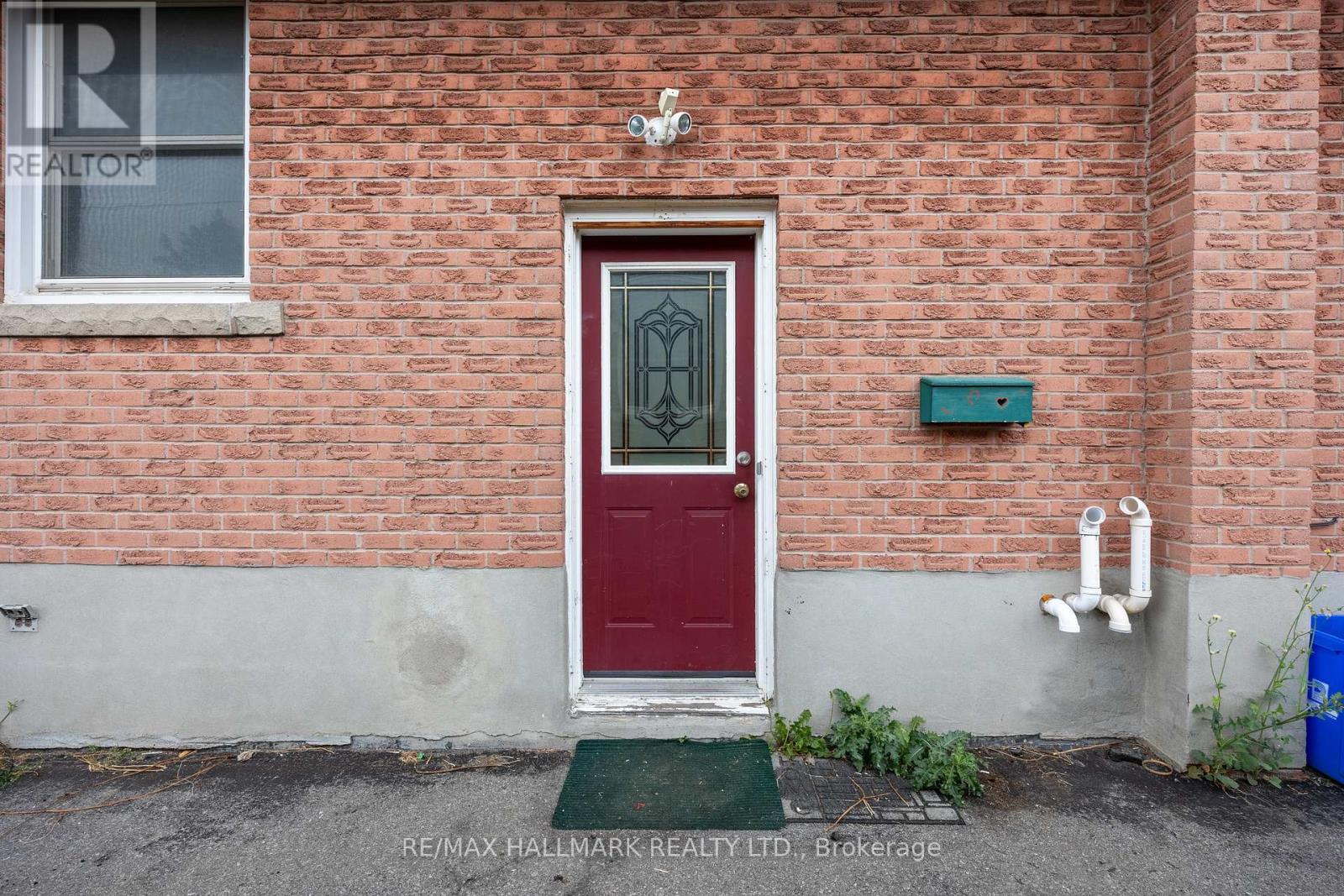 Photo 5 of 260 Farewell Avenue, Oshawa ON