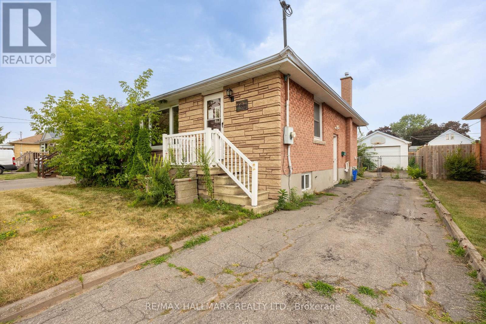 Photo 4 of 260 Farewell Avenue, Oshawa ON