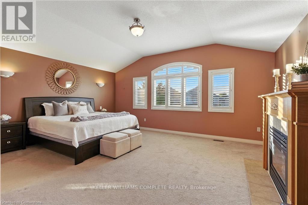 Photo 24 of 114 Armour Crescent, Hamilton ON