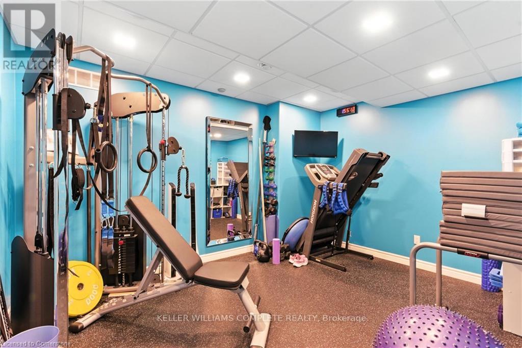 Photo 32 of 114 Armour Crescent, Hamilton ON