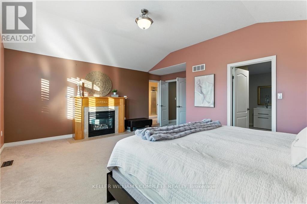 Photo 25 of 114 Armour Crescent, Hamilton ON