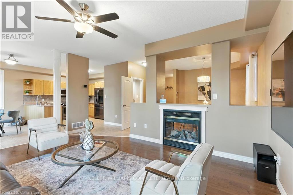 Photo 6 of 114 Armour Crescent, Hamilton ON