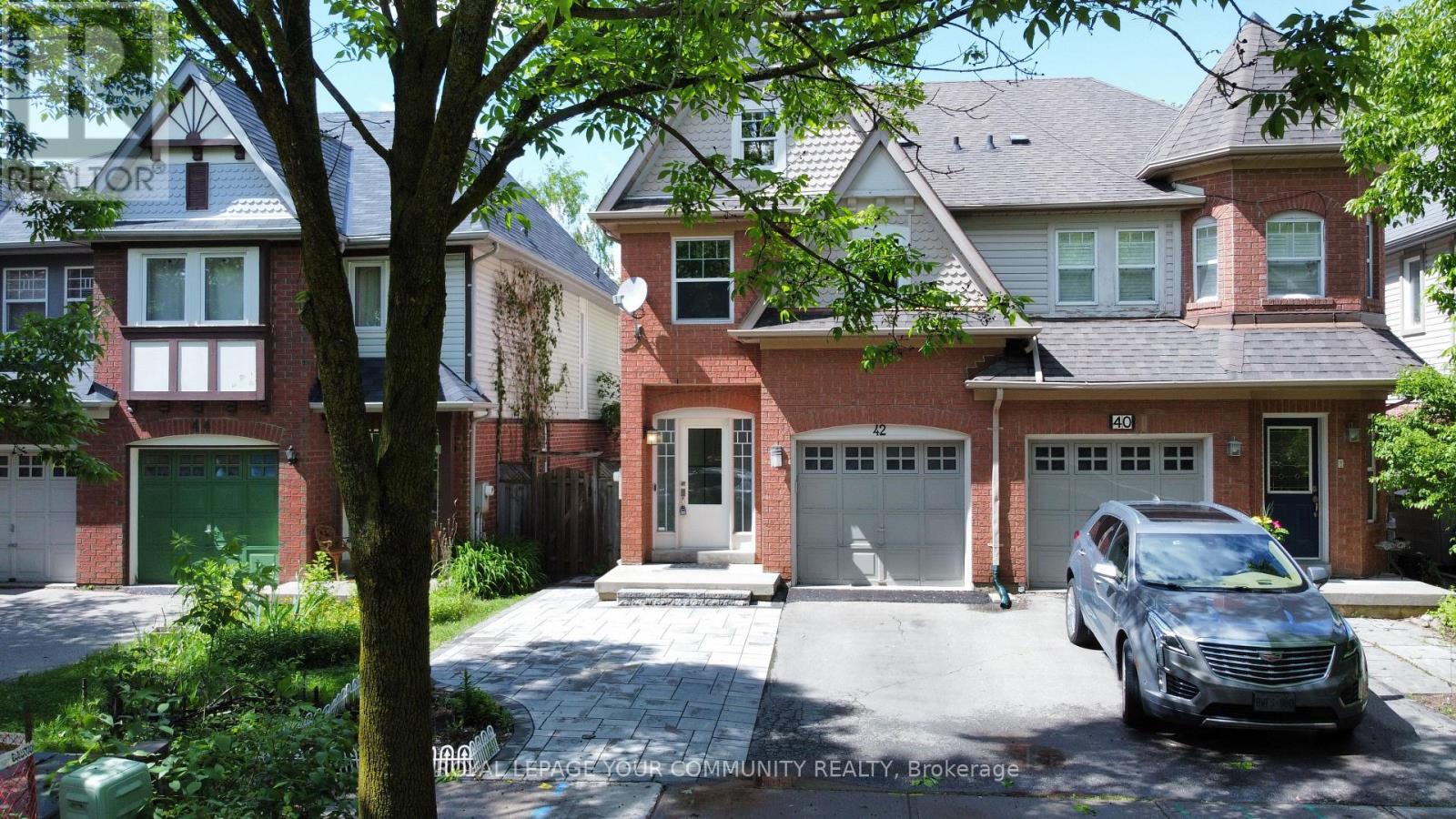 Photo 35 of 42 Woodroof Crescent, Aurora ON