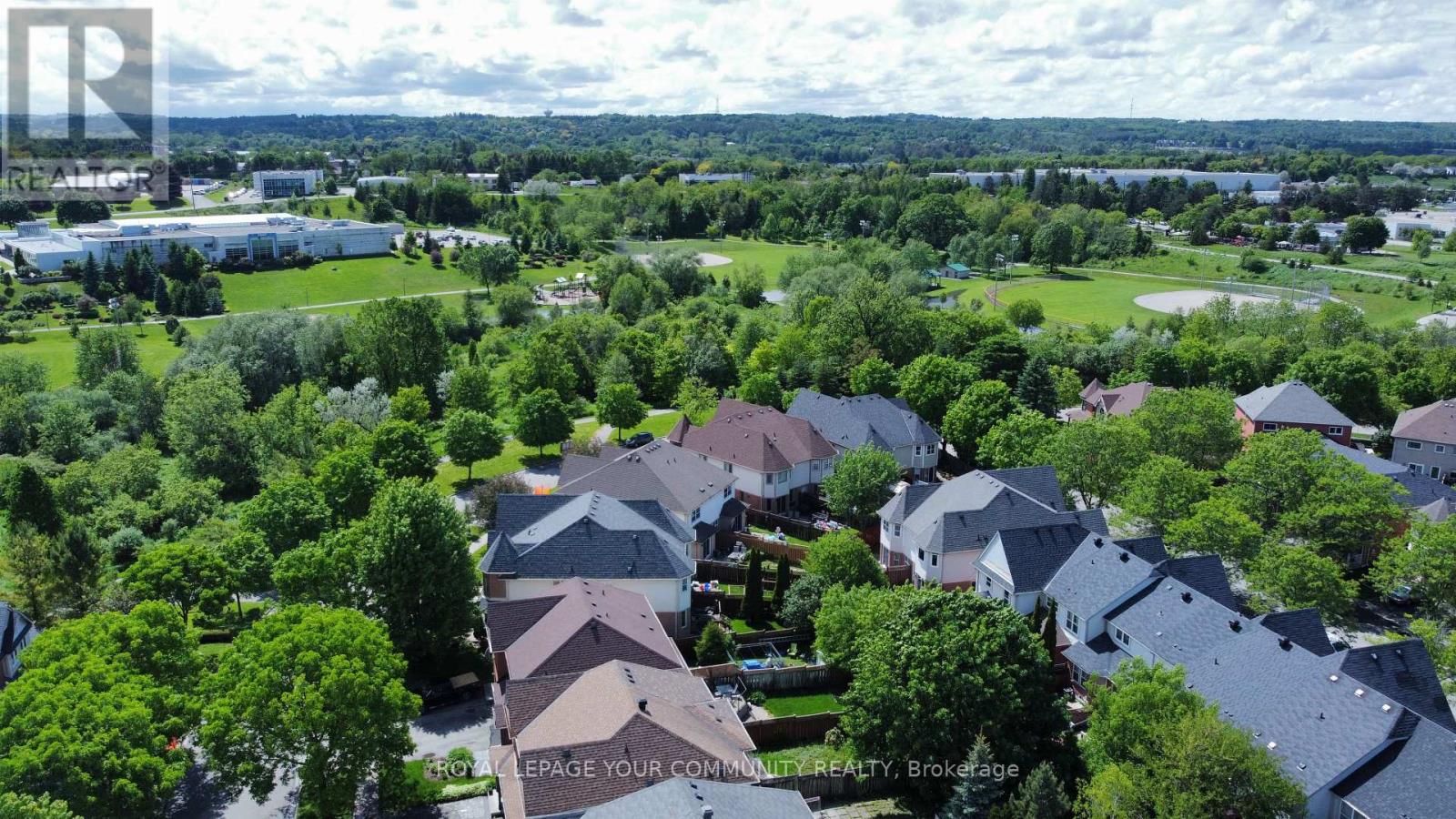 Photo 42 of 42 Woodroof Crescent, Aurora ON